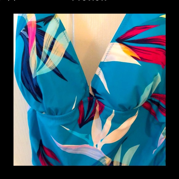 Gottex Brand Turquoise one piece bathing suit with skirt. Normally sells for 250 - Picture 3 of 4